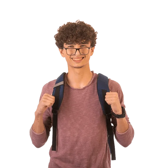 un joven universitario alegre